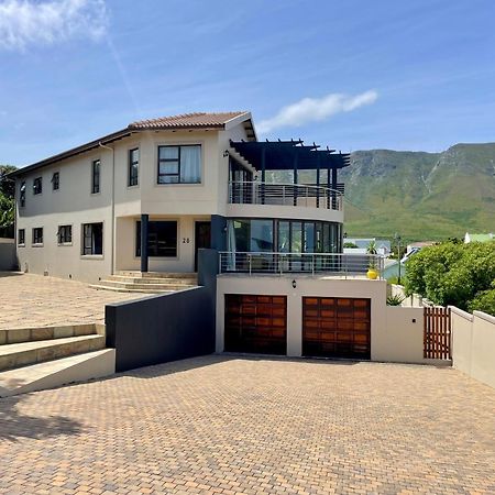 Bird'S View Guest Accommodation Hermanus Bagian luar foto