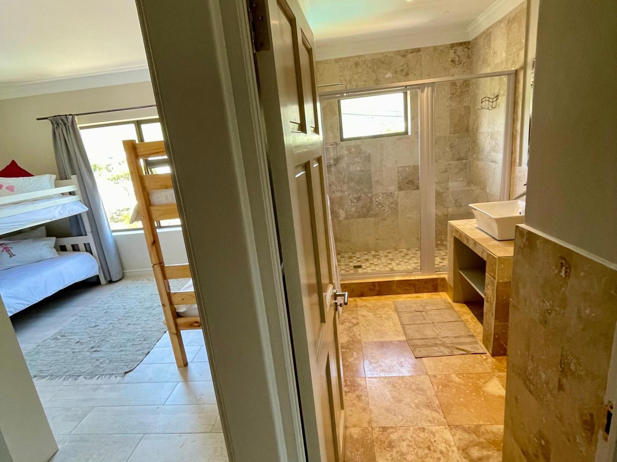 Bird'S View Guest Accommodation Hermanus Bagian luar foto