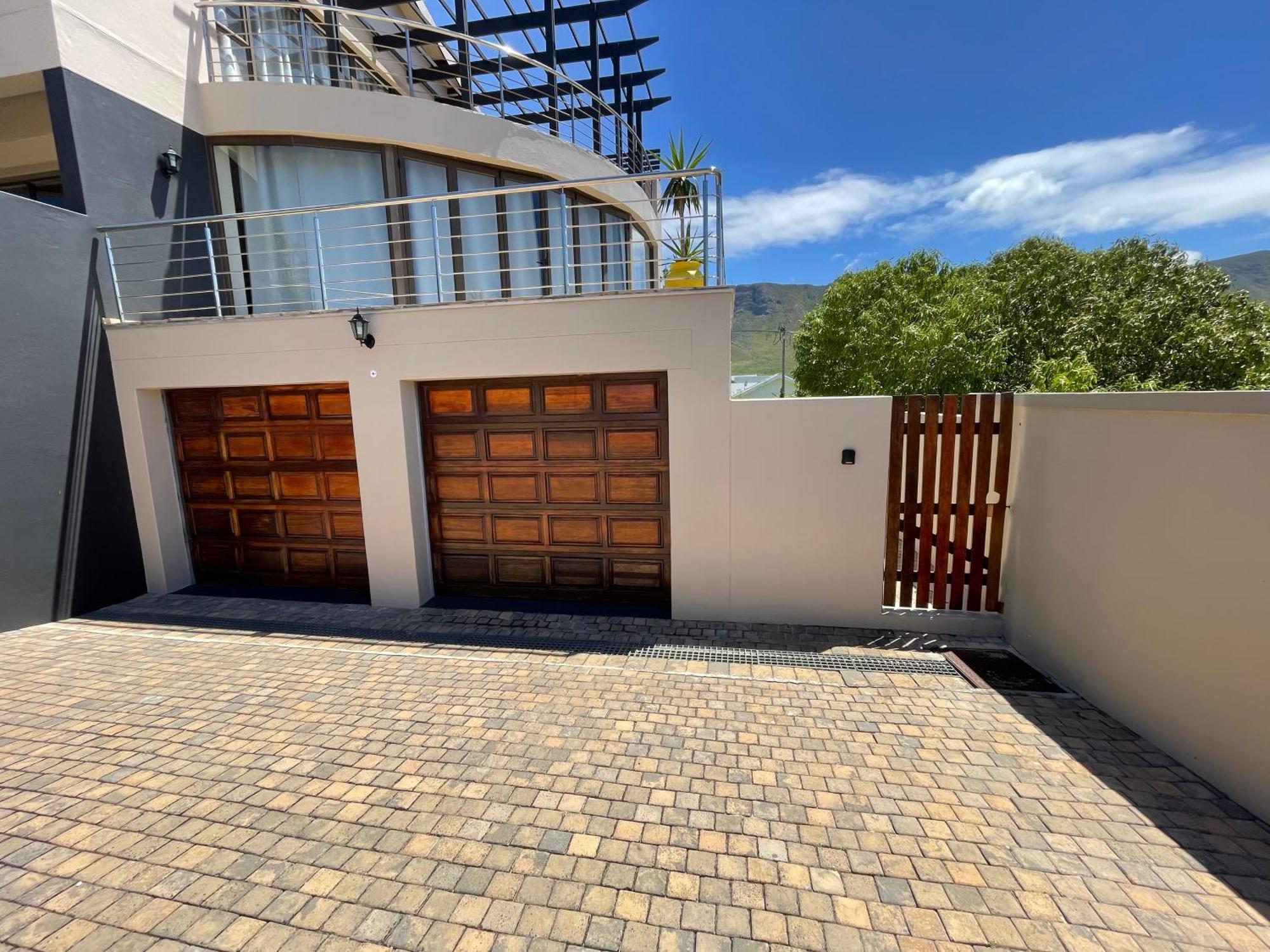 Bird'S View Guest Accommodation Hermanus Bagian luar foto
